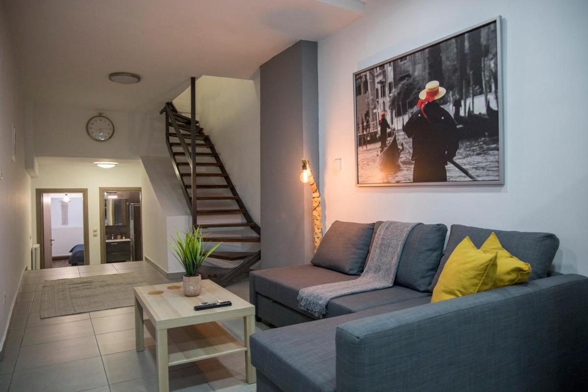 Billys House Lägenhet Tríkala Exteriör bild